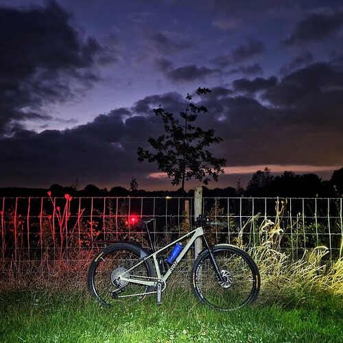 w3sHMZESedRJnTcxW3PWk9RYSFuOanwSqV-lUQC6d1Y-2048x2048